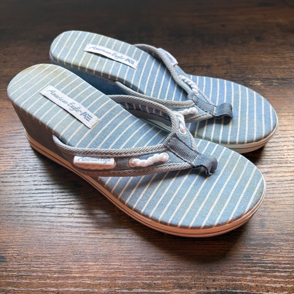 American Eagle Blue White Striped Platform Wedge Flip Flops Sandals Womens 6